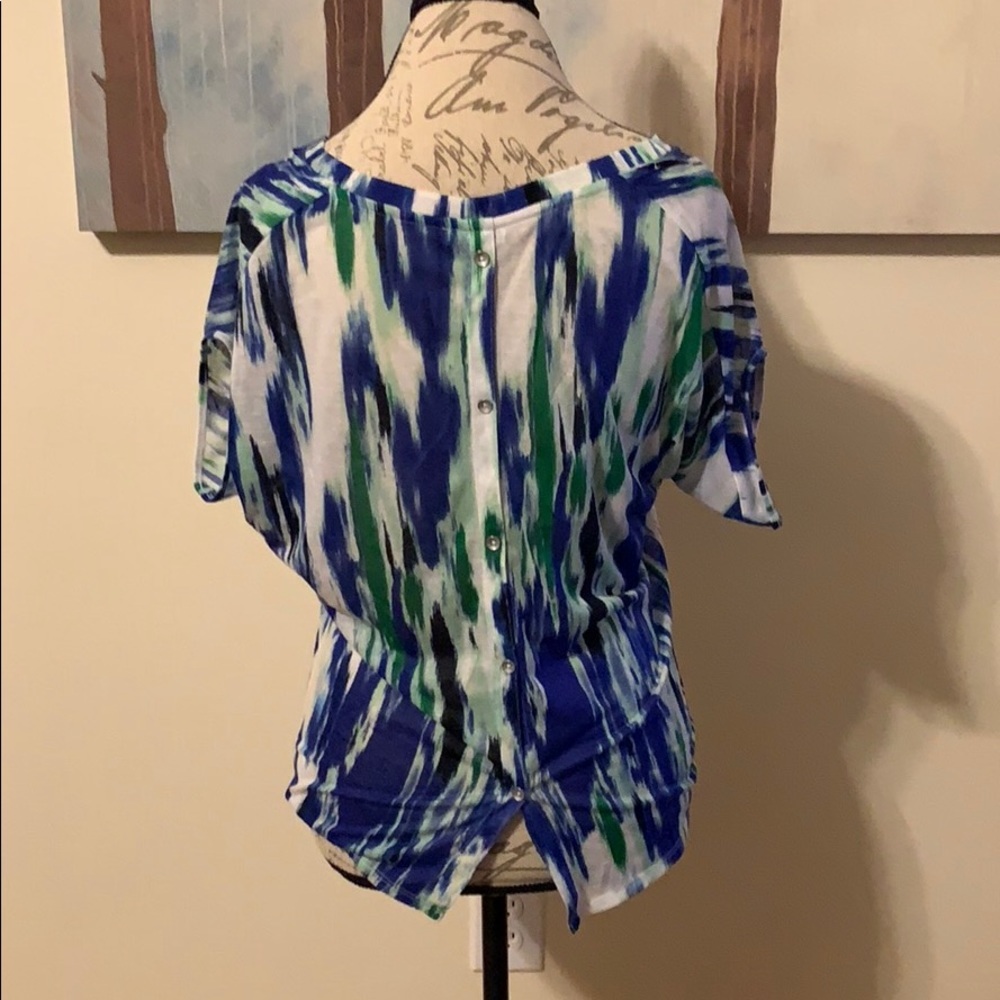 Express Blue White Green Short Sleeve V-Neck Blouse - Picture 2 of 4